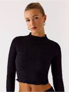 Women's Black Ribbed Long-Sleeve Crop Top Sweatshirt